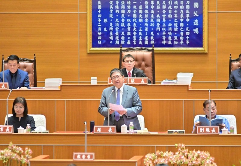 楊文科任期倒數施政報告 拚經濟、強教育、推智慧治理打造「科技首都、幸福竹縣」