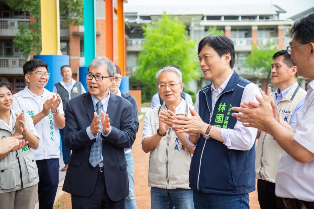 藍白民調拚合作打宜蘭選戰 林國漳走訪校園爭取近8千萬改善預算 196 藍白民調拚合作打宜蘭選戰 林國漳走訪校園爭取近8千萬改善預算 195