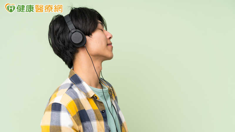 你是愛老歌、老片的「老派青年」嗎?醫:懷舊不奇怪 留意3警訊