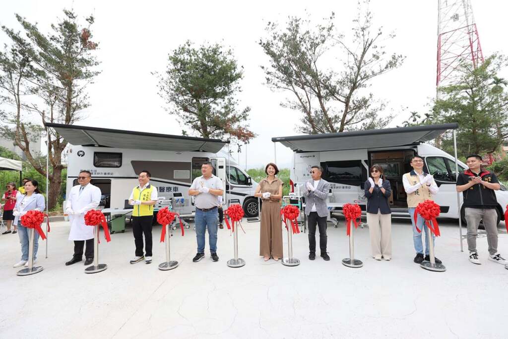 ▲東華醫院打造「千萬等級」行動醫院,豪華露營車升級偏鄉醫療量能。