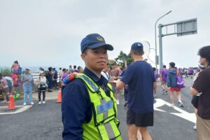 淡江大橋路跑驚險一幕 老翁虛脫仍欲開車 暖警即時攔阻化解危機 22 MEITU 20260419 095744359 300x200 1