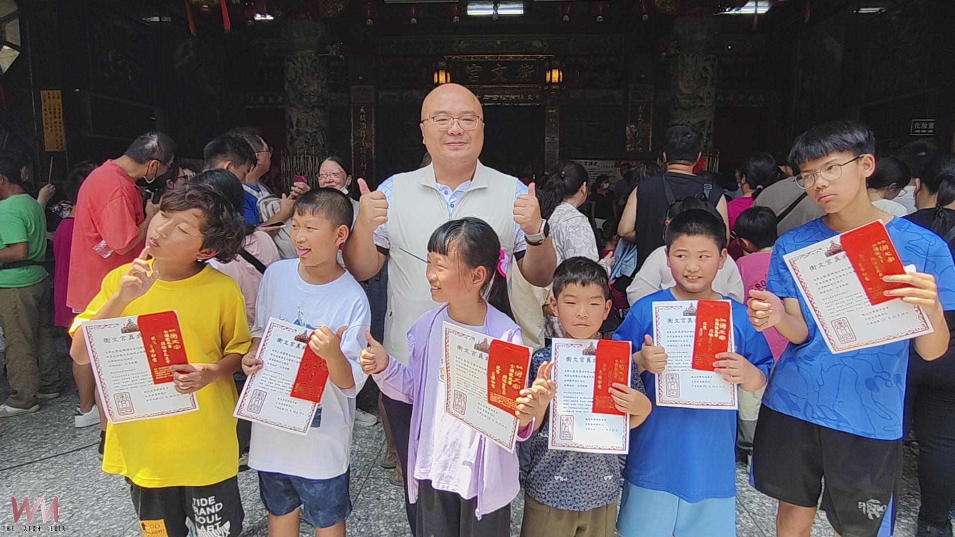 (有影片)/帝爺公生日變愛心日!近千人吃平安餐、學子領紅包 - https://www.watchmedia01.com