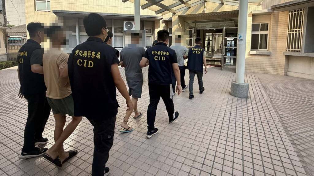 ▲大甲媽祖遶境暴力惡行,彰化警方鎖定另外3名犯嫌,於昨(19)日下午,持拘票前往臺中市大肚區將3名涉案人員拘提到案。(圖/彰化警方提供)