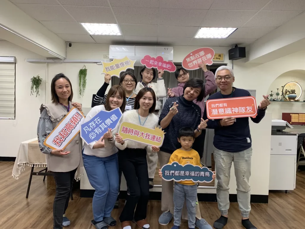 學員在結業後,有的選擇將這份溫暖帶回家庭與職場,成為滋養身邊人的甘霖