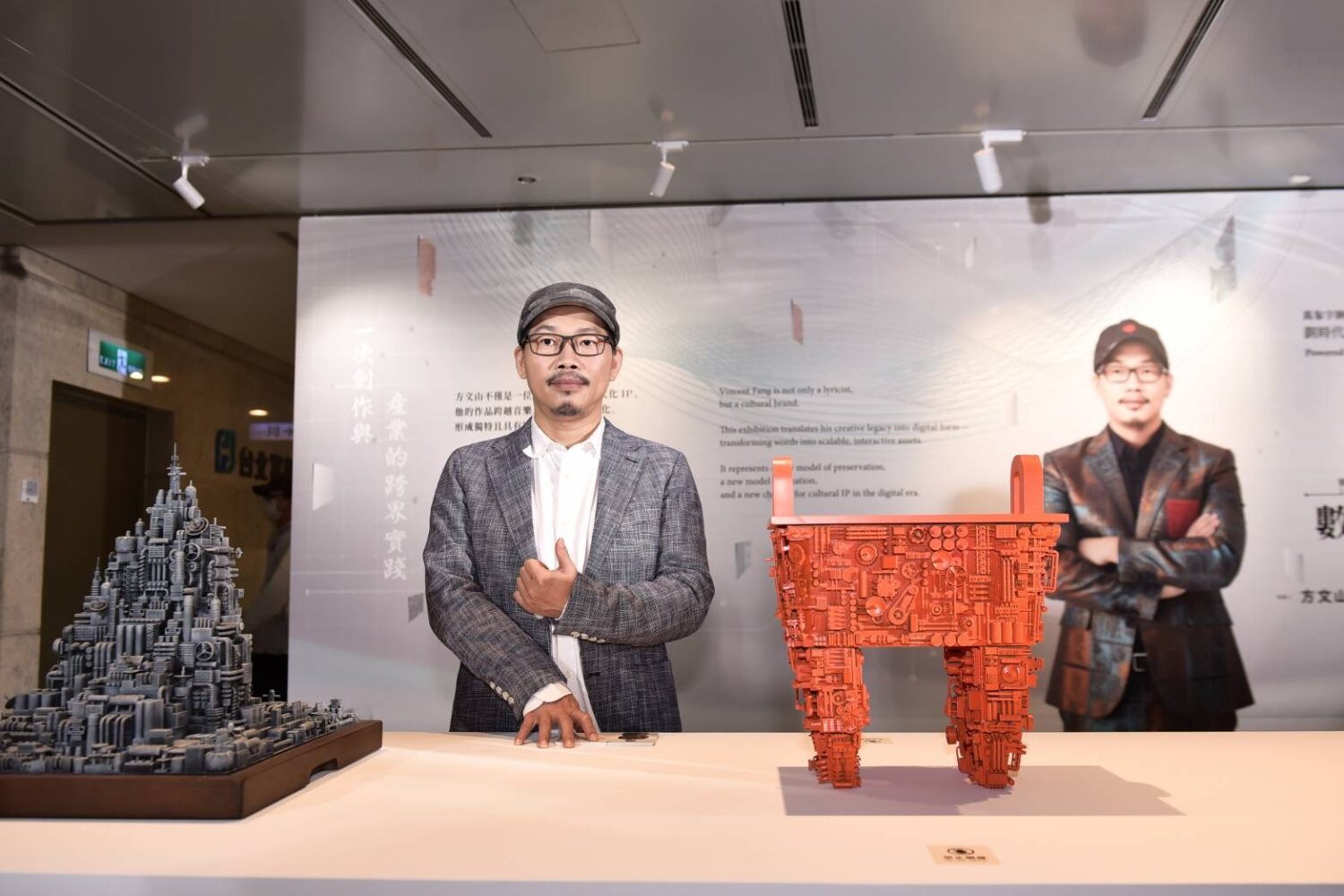知名作詞人方文山跨界藝術領域,於台北101舉辦展覽。(圖/晧飛思科技 提供)