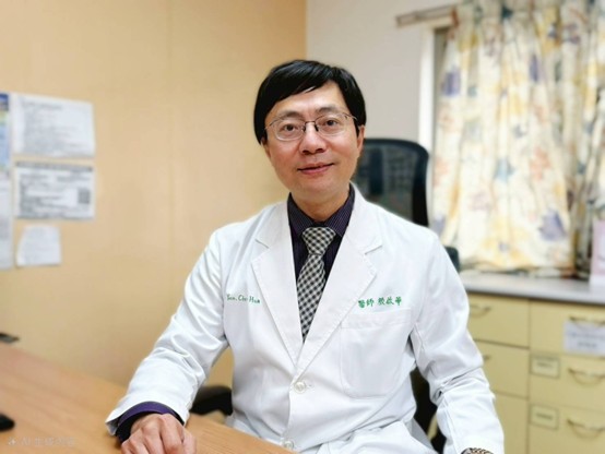 顏啟華醫師呼籲,先建立基礎疫苗保護,未來再視需求接種升級疫苗擴大保護力。圖/良醫健康