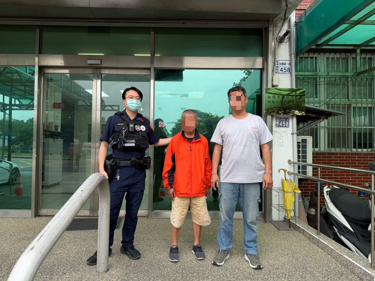 老翁及家屬對員警熱心協助深表感謝。