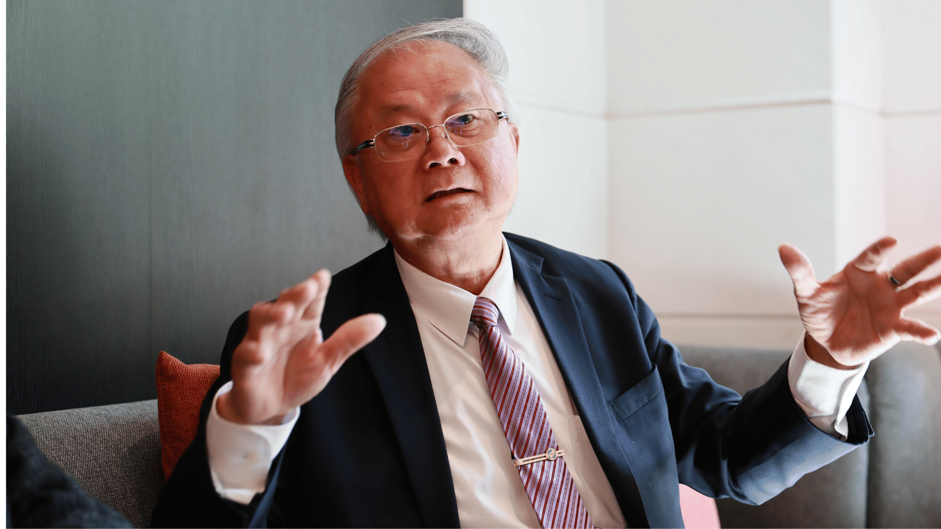 豪門國際開發董事長簡廷在。