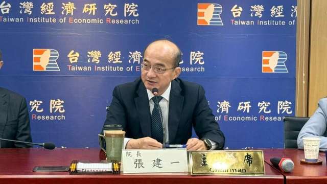 針對各界擔憂的物價走勢,台經院院長張建一強調,除非中東衝突長期化引發停滯性通膨,否則目前看來暫無衝擊台灣通膨的疑慮。
