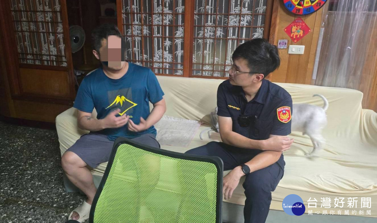 員警到場勸說後,及時攔阻曾男遭詐。