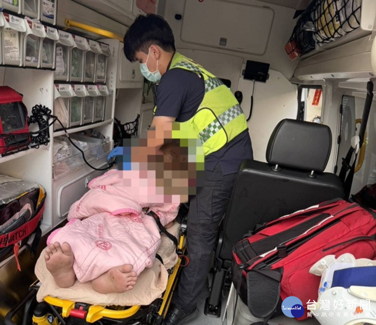 警員及時搶。林重鎣攝