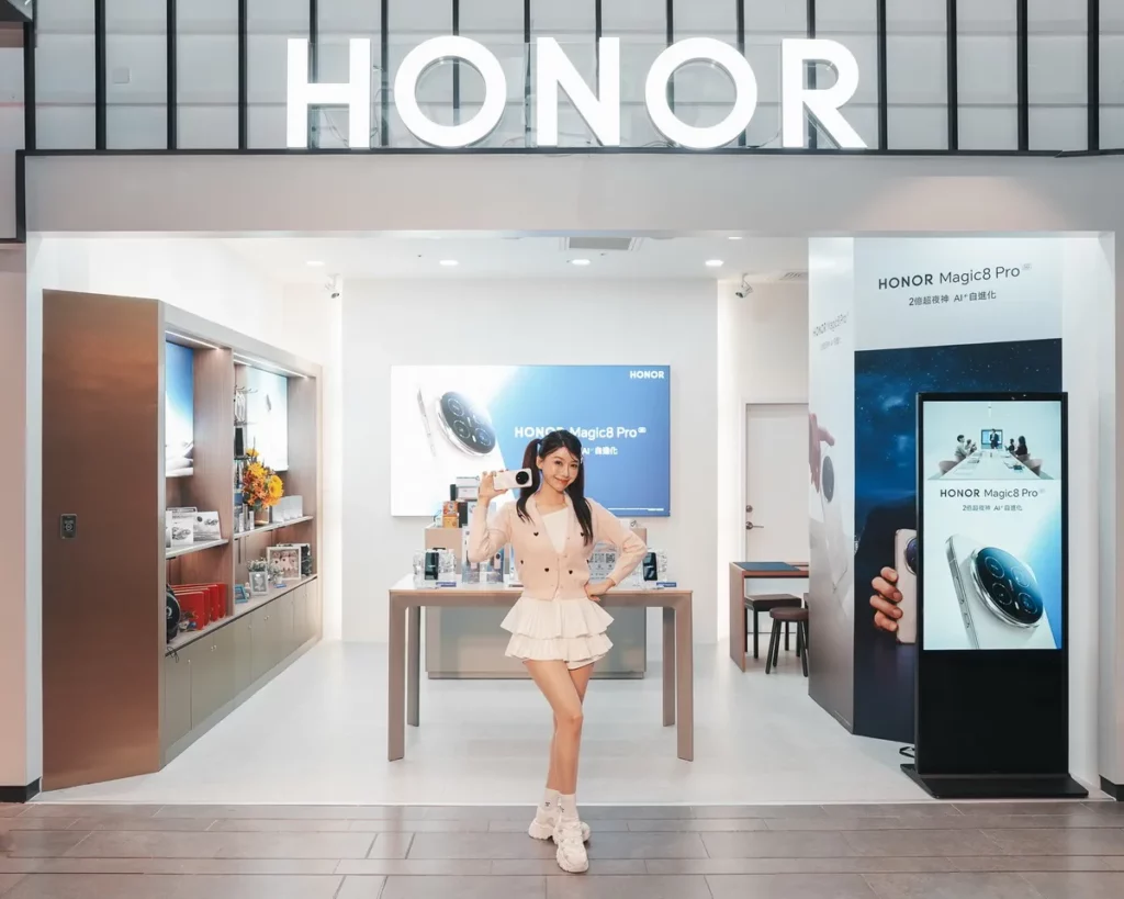 HONOR 三創體驗店正式開幕,讓消費者親身感受 HONOR Magic8 Pro 帶來的科技智慧體驗。