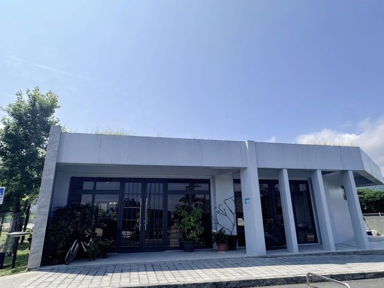 都會也能嚐原鄉滋味 溪洲聚落「水泉的灶」開幕 46 《圖說》賣店餐廳外觀。〈原民局提供〉