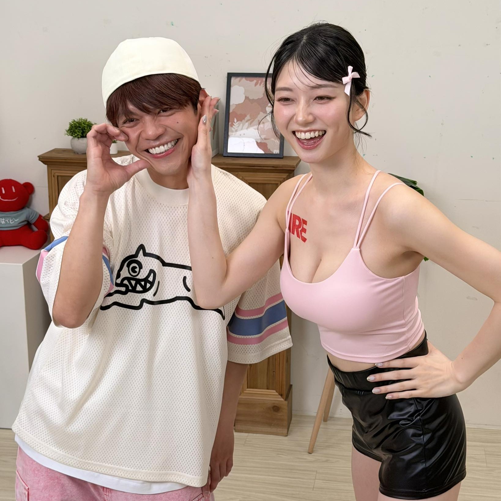 蔡阿嘎合體瀨戶環奈超香！慘遭賞巴掌伺候　網：是獎勵