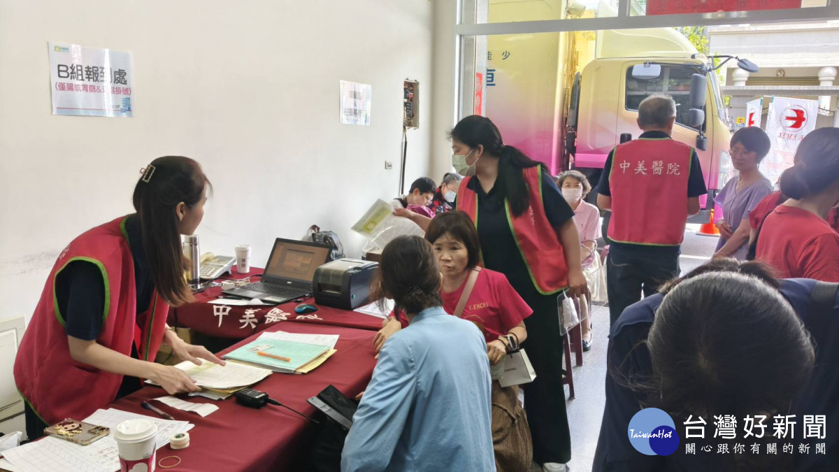 丞燕國際攜手中美醫院在母親節前夕,於嘉義自辦中心舉辦女性及腸胃等健檢活動。(圖/記者陳致愷攝影)