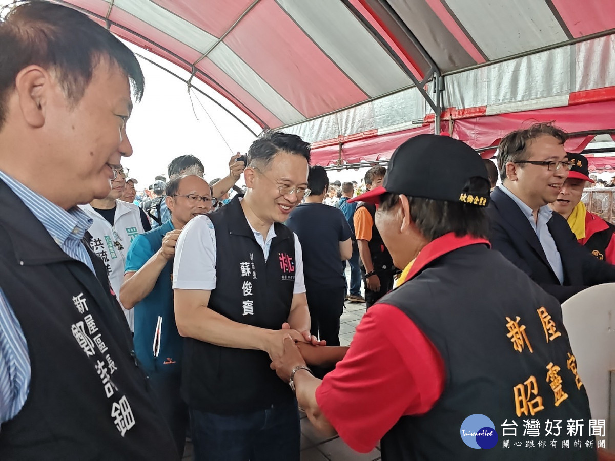 桃園市副市長蘇俊賓3前往新屋永安漁港,出席「2026新屋天后宮媽祖文化祭」。