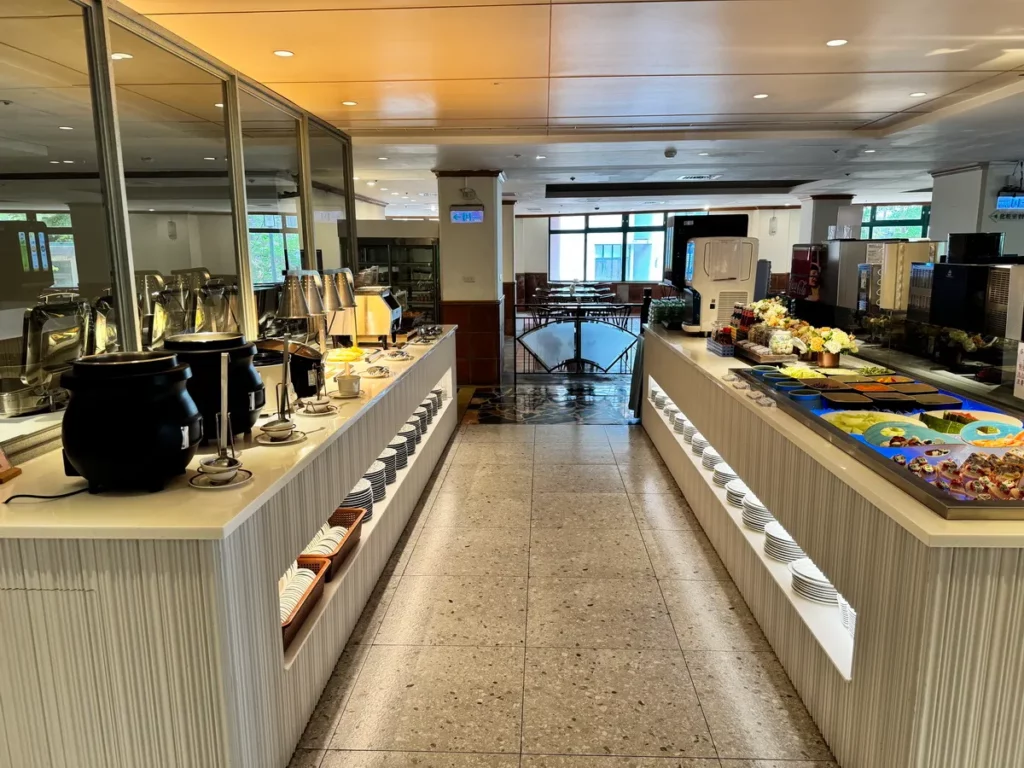 自助式餐檯區