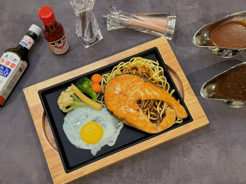 精選排餐-鮭魚排