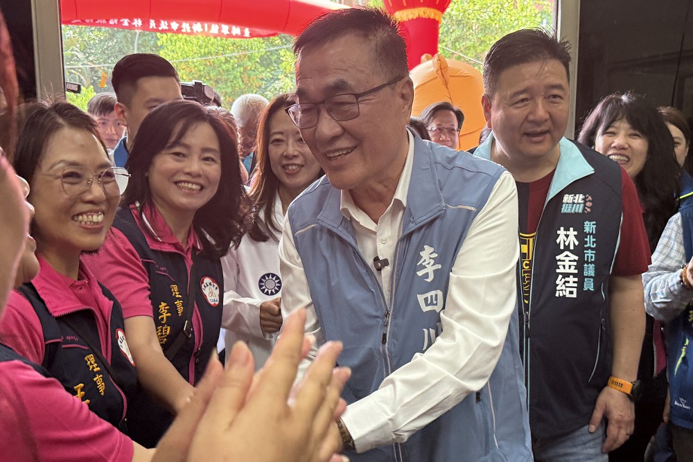 為92歲阿嬤沐足感念母恩　李四川：母愛讓城市偉大 239