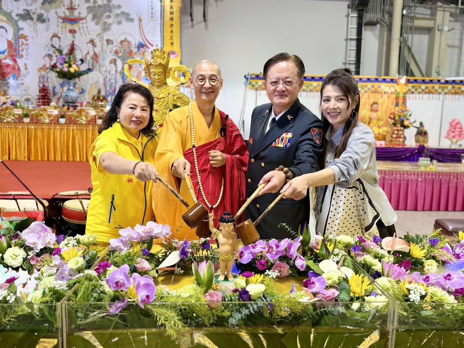 【有影】撫慰家屬祈願平安 佛誕文化節為警消與矯正人員消災祈福與追思 230 【有影】撫慰家屬祈願平安 佛誕文化節為警消與矯正人員消災祈福與追思 229