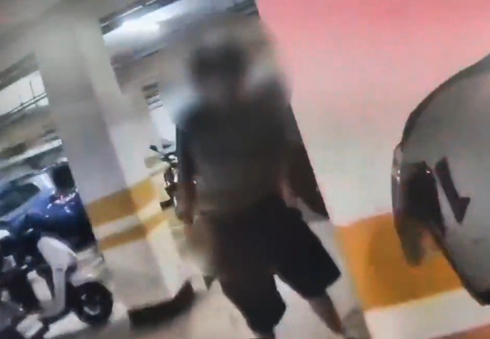 涉縱火揮斧砍消防員 8旬翁劫走救護車躲大樓地下停車場 206 cnews204260503a04
