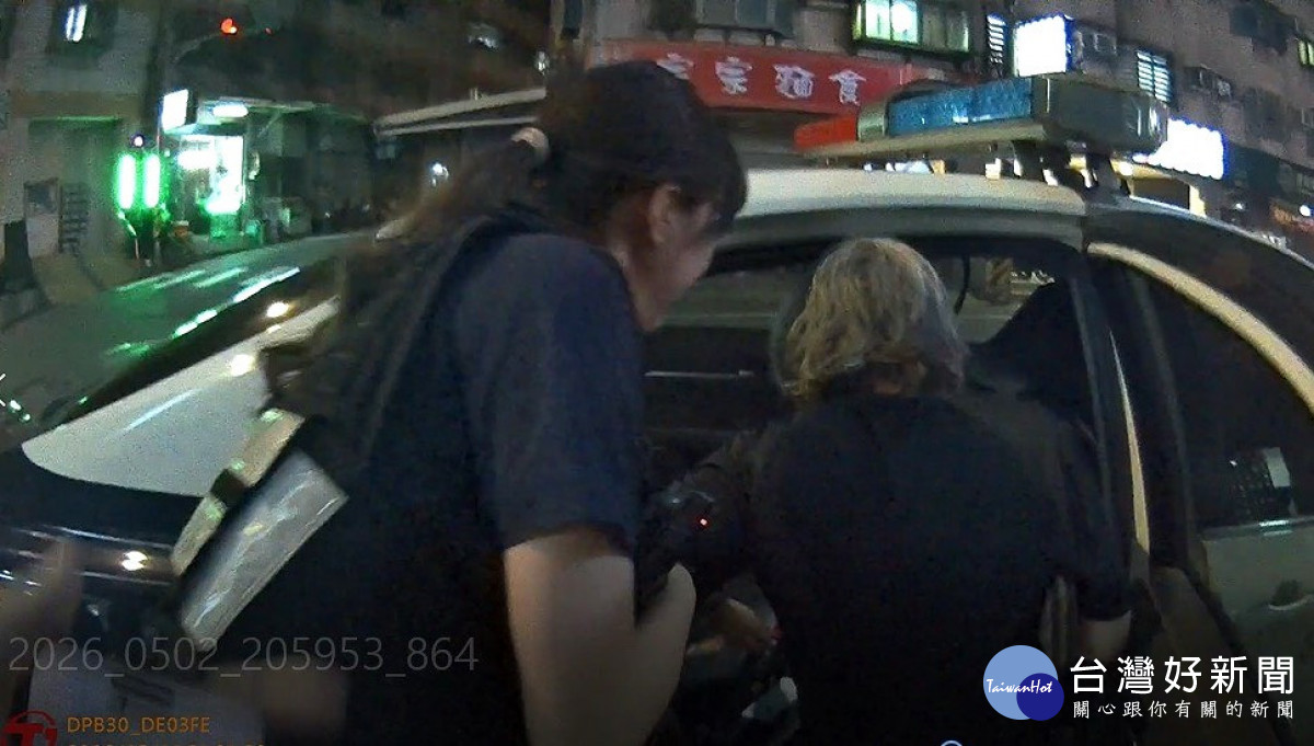 網路購物險遭詐,警方即時介入成功攔阻。