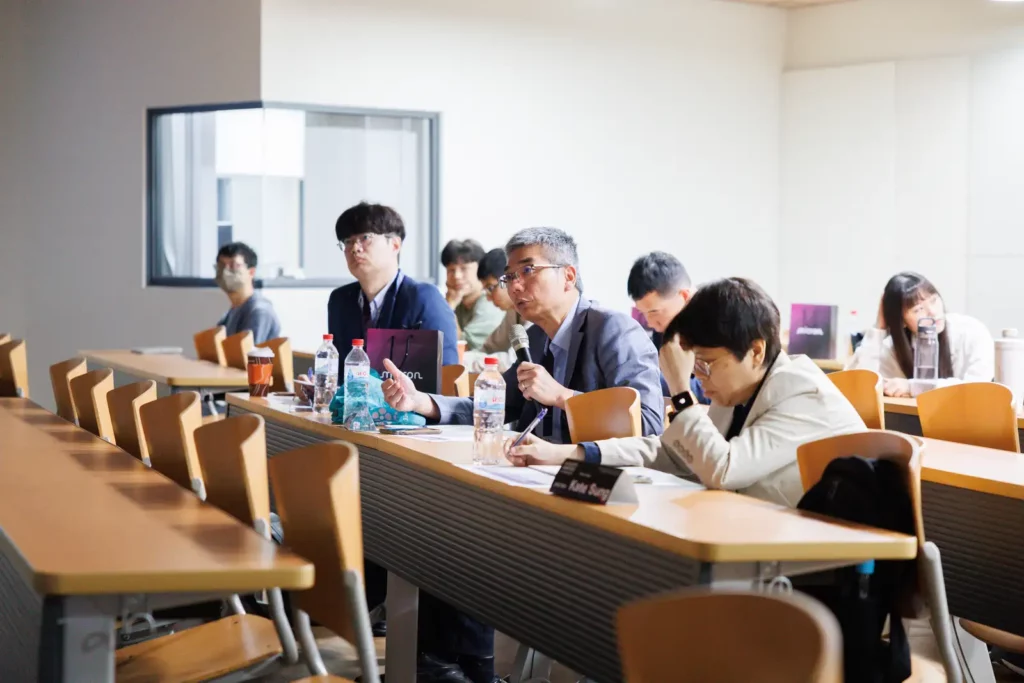第三屆美光半導體創新應用競賽決賽評選講評。圖片/國立清華大學半導體研究學院提供