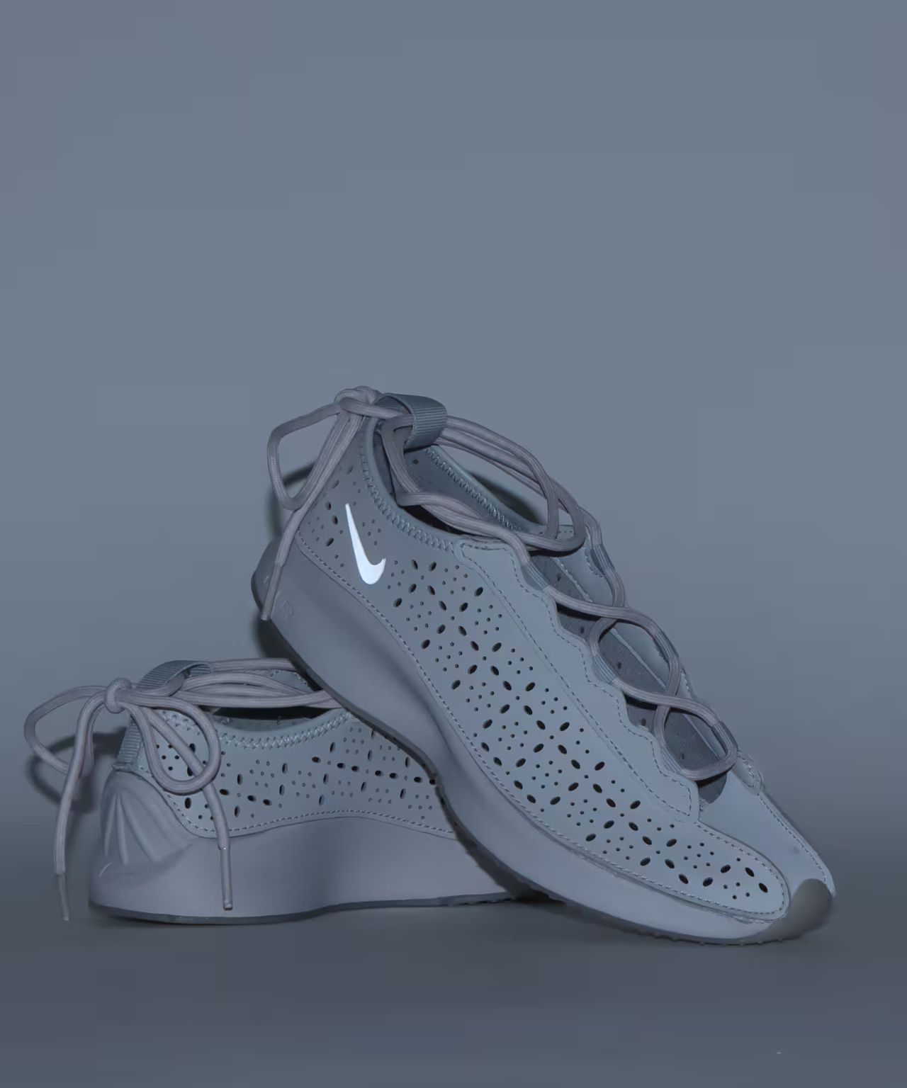 搶下「史上最透氣」的跑鞋頭銜！　Nike Air Superfly FMME把芭蕾風氣帶到田徑場上