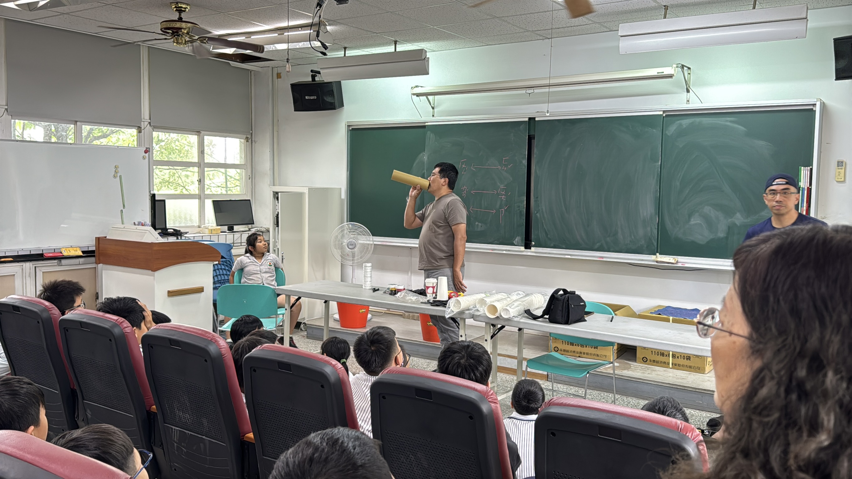 （有影片）／紙筒變擴音器！國聖國小生動手玩出聲音科學 - https://www.watchmedia01.com