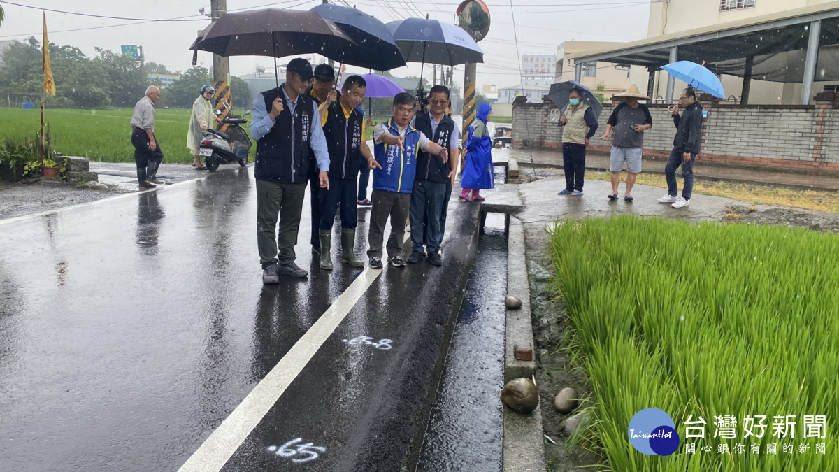 立委楊瓊瓔、台中市議員賴朝國爭取東側側溝約300公尺加蓋,路寬增加約0.9公尺。