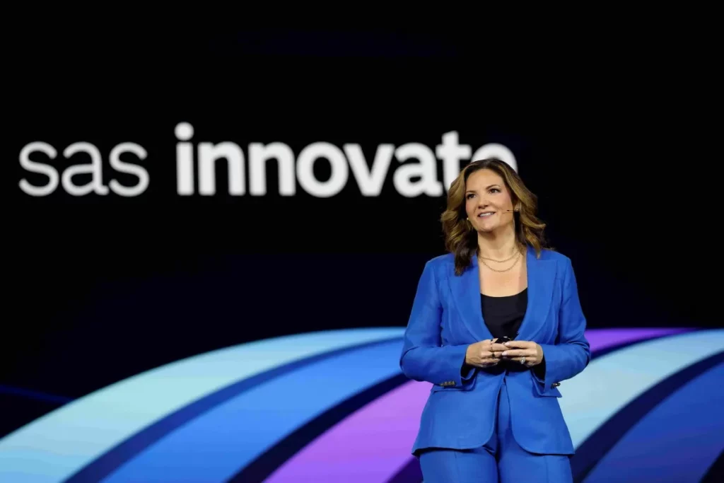 SAS 執行副總裁暨行銷長Jennifer Chase表示SAS迎向50周年,將協助企業突破AI走向實際營運的關鍵門檻