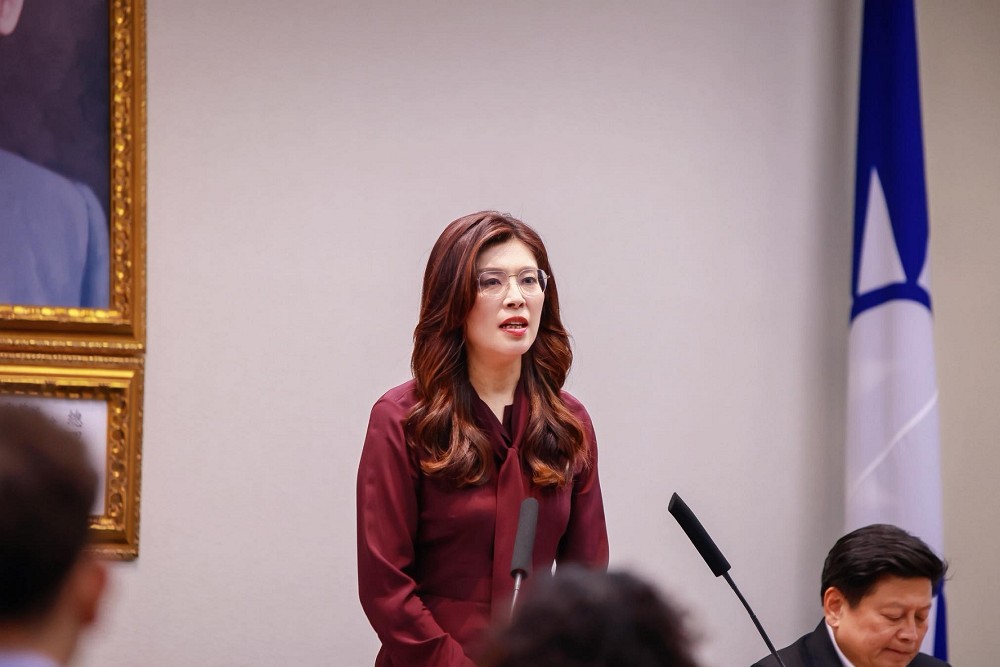 國民黨因軍購版本鬧內鬨 黃暐瀚舉同婚專法有7藍委跑票 188 國民黨因軍購版本鬧內鬨 黃暐瀚舉同婚專法有7藍委跑票 187