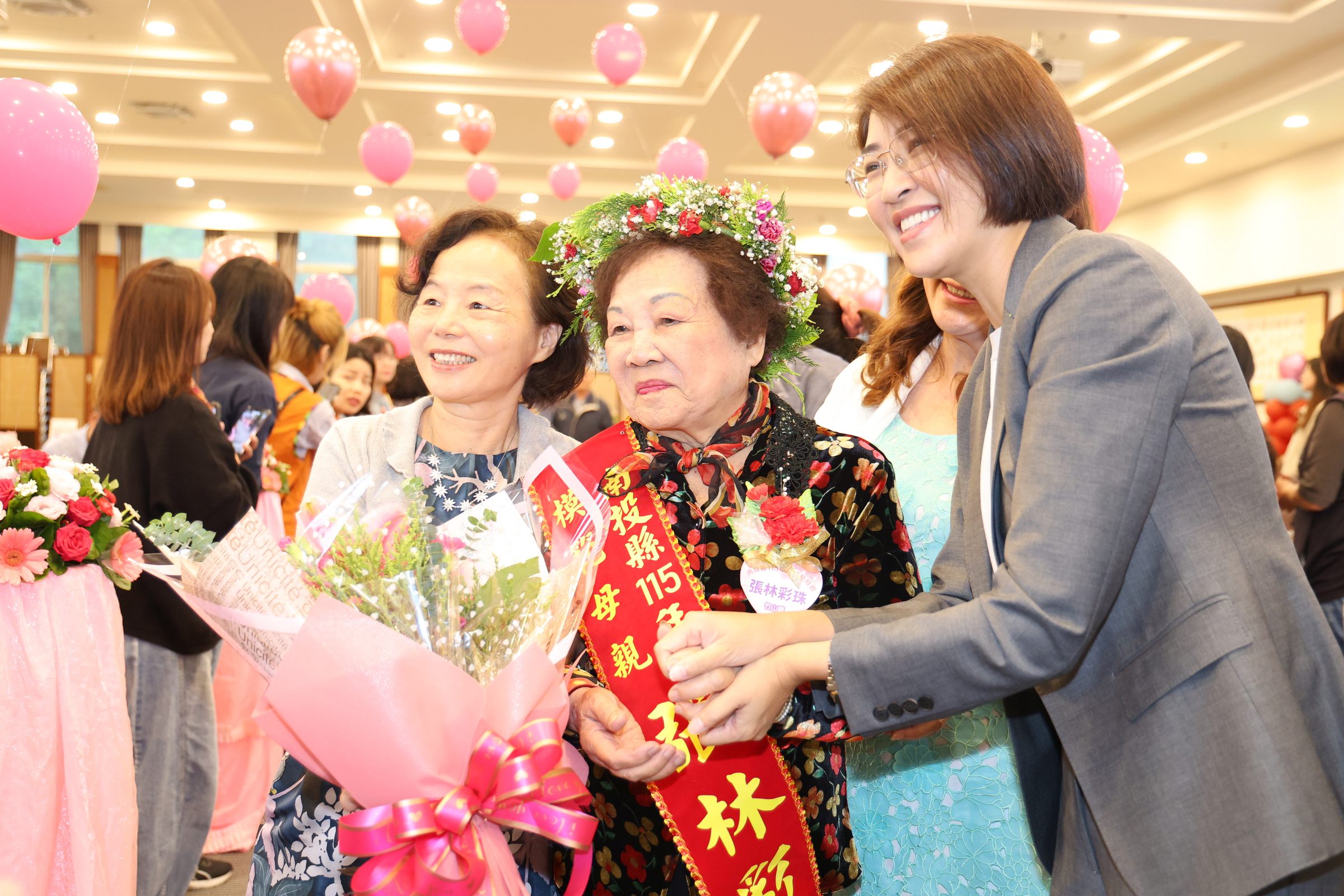 「2026向母愛致敬」許淑華縣長祝福19位模範母親傳遞愛與感恩