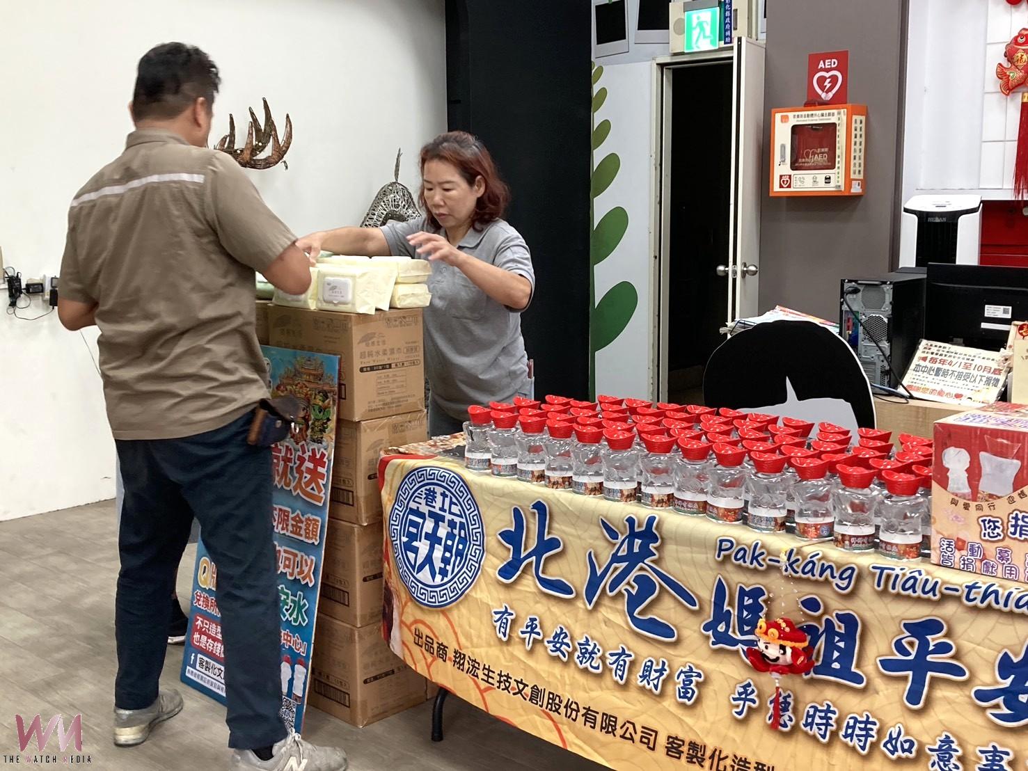 (有影片)/愛心接力不打烊 翔浤文創攜5千發票與156箱物資送暖家扶 - https://www.watchmedia01.com