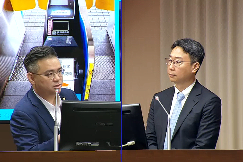 台中機場預估今年旅客人次破300萬 黃健豪籲硬體加強勿等到2045年 194 台中機場預估今年旅客人次破300萬 黃健豪籲硬體加強勿等到2045年 193