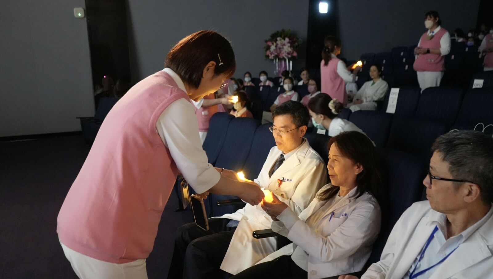 護理留人薪資戰 台北醫院喊應屆畢業百萬年薪、新光7度加薪 198 護理留人薪資戰 台北醫院喊應屆畢業百萬年薪、新光7度加薪 197