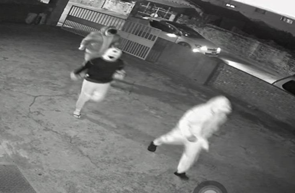 蒙面闖宅砸屋砸車 雲林警掃蕩暴力討債集團查獲槍毒 215 cnews204260506a15jpg