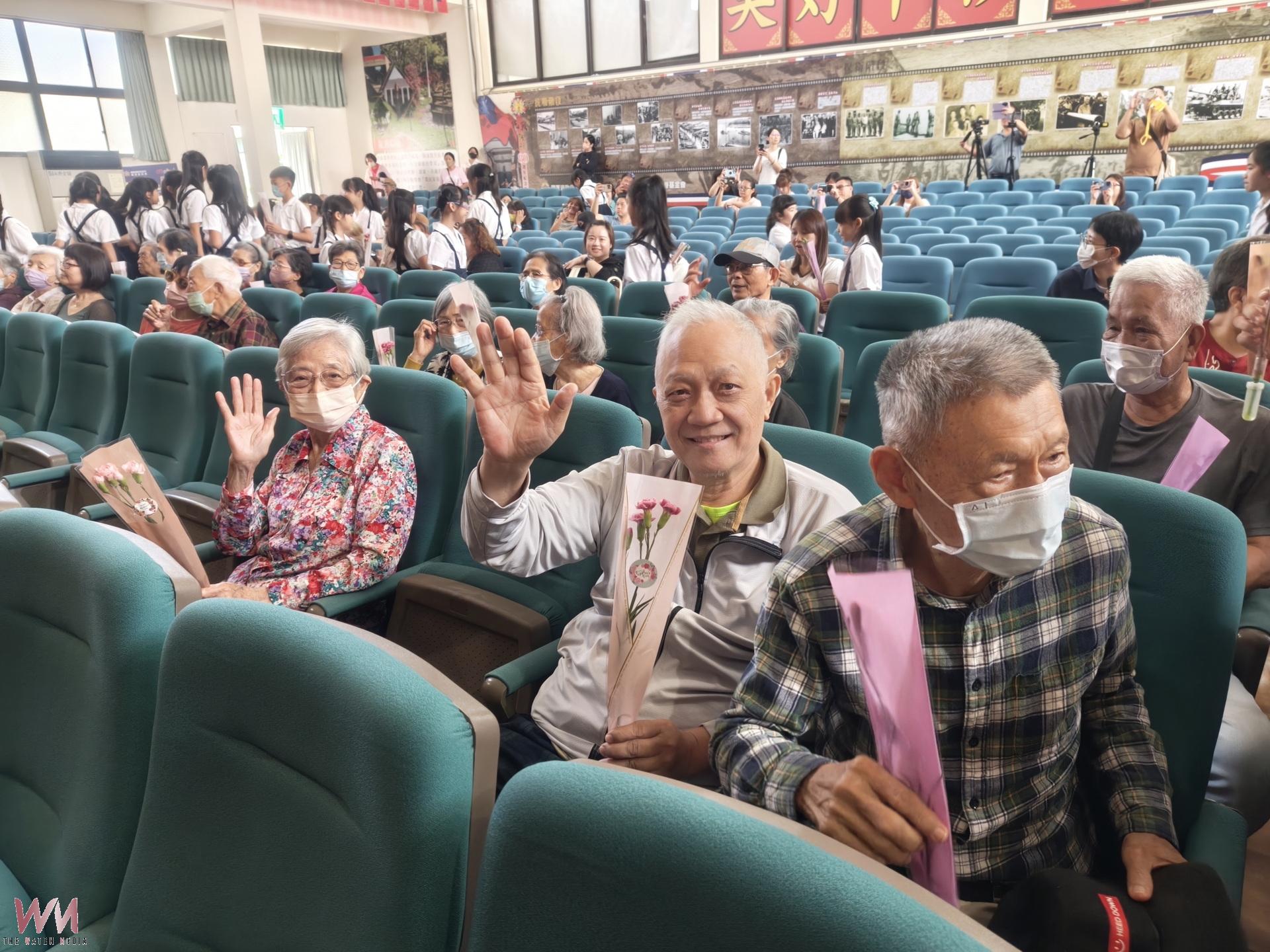 不是演唱會卻超感動!中彰榮家音樂會暖翻全場 - https://www.watchmedia01.com