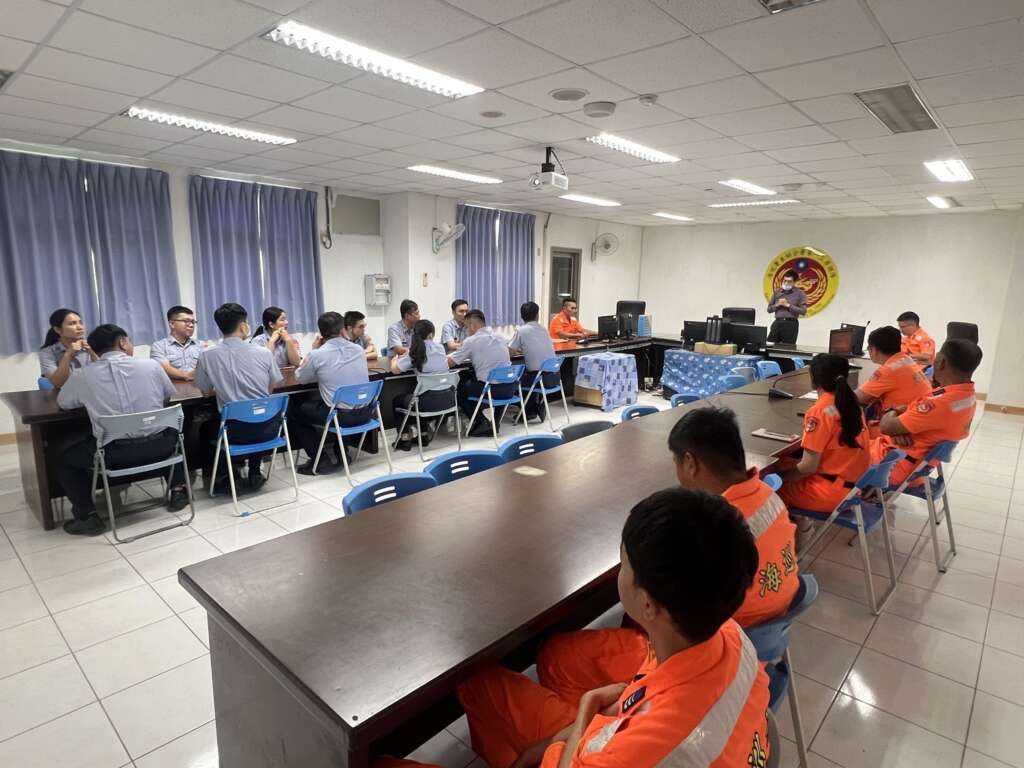 ∆本次課程內容兼具廣範實務性，涵蓋海巡同仁日常執勤及生活息息相關的重要議題。（圖 海巡署東部分署第一三岸巡隊／提供）