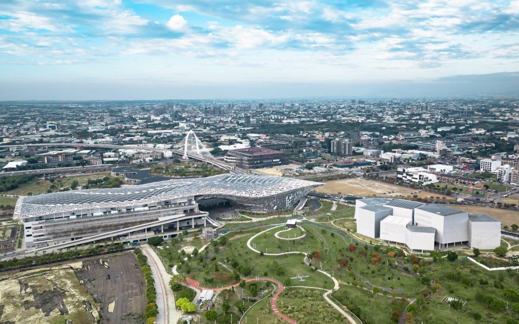 06 台中國際會展中心 與 台中綠美圖 自開館以來即吸引大量國內外訪客 迅速成為 0 Compressed