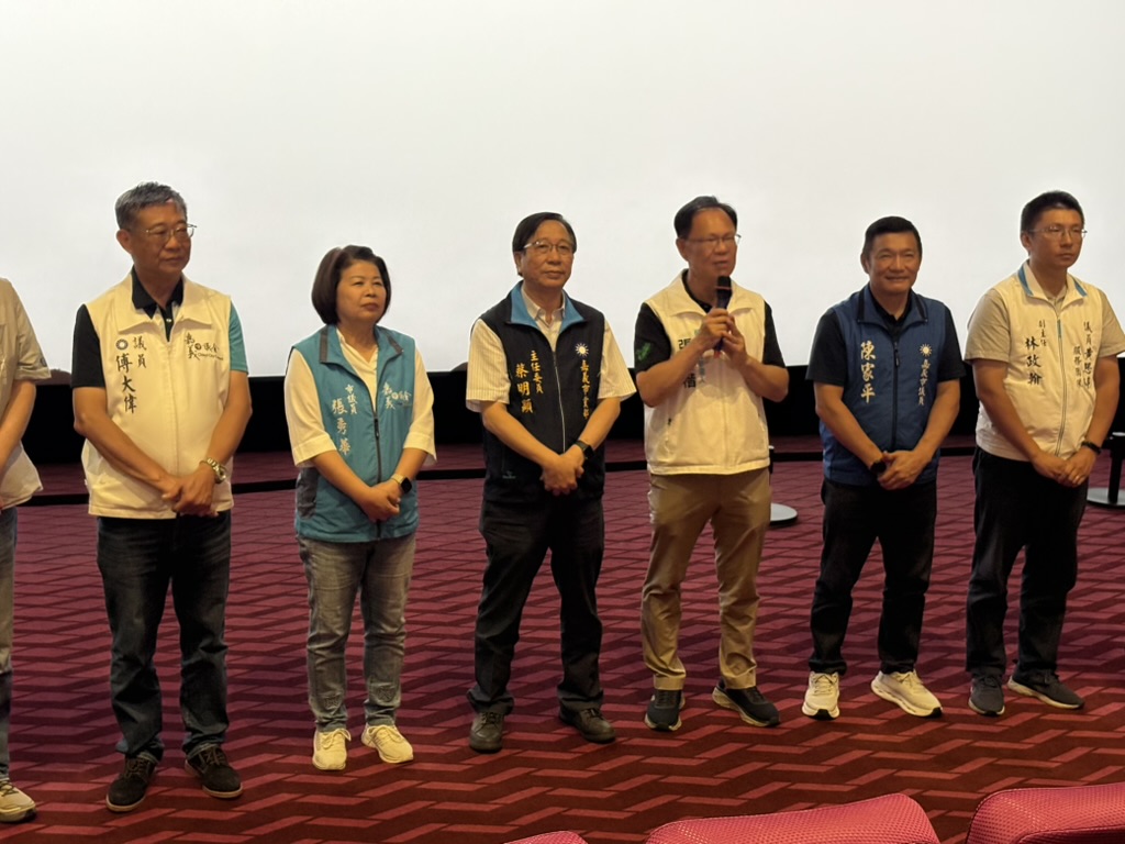 國民黨嘉義市黨部主委蔡明顯及市議員張秀華、傅大偉、陳家平共同共同為張啓楷站台推薦。(圖/民眾黨嘉義黨部)