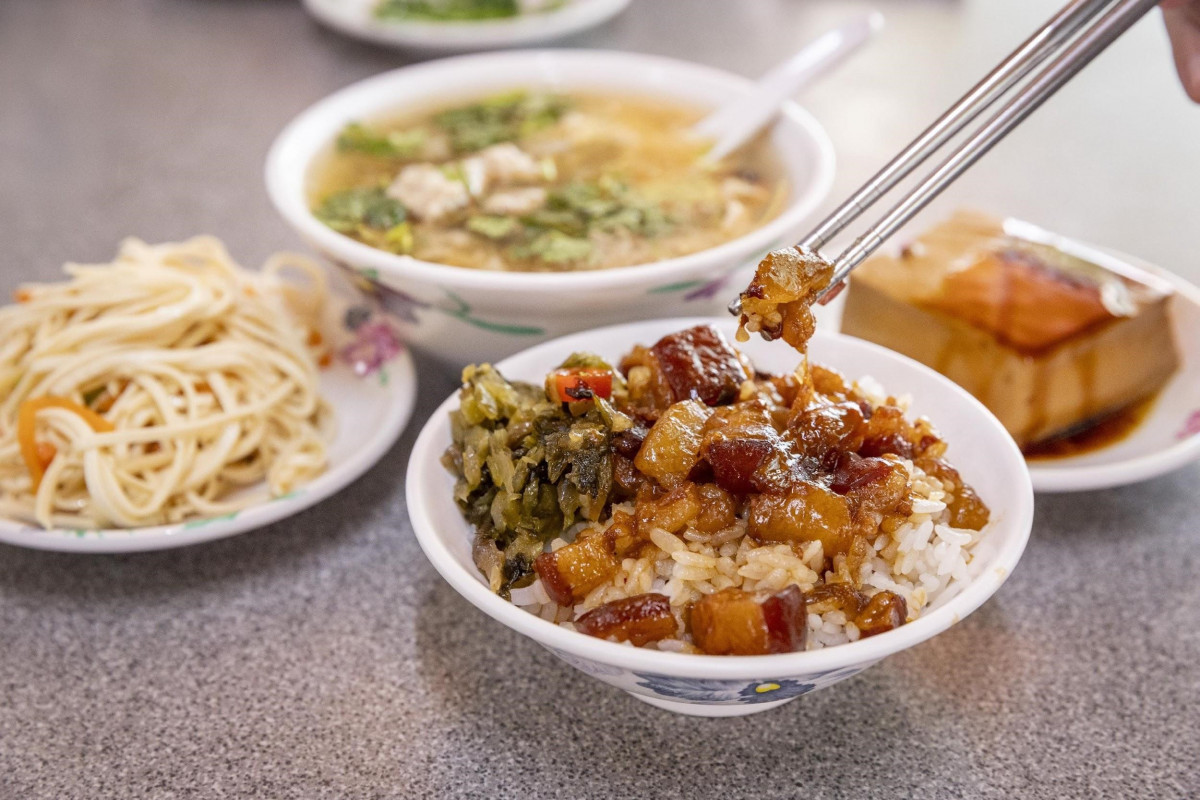 《台北畫刊》介紹傳統臺味早餐,讓讀者從中一探在地飲食文化。(攝影/王漢順)