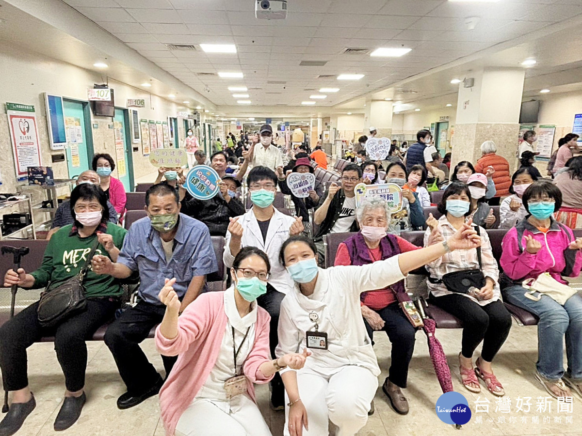 部桃新屋護肩健康 母親節前暖心傳愛