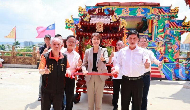 草屯朝清宮媽祖聖誕慶典登場 許淑華參拜祝壽點起馬炮