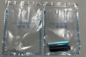 男子毒效發作倒臥派出所前 松山警即時關心意外查獲毒品 39 MEITU 20260508 080741167 300x200 1