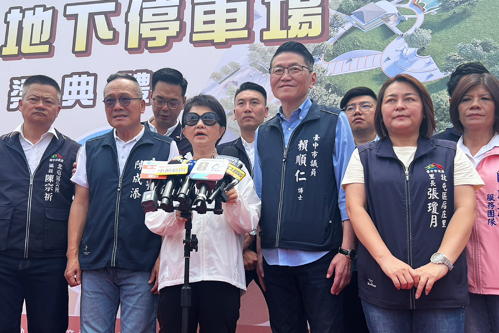 鄭麗文南下拜會　盧秀燕：相信軍購會有圓滿結果 203