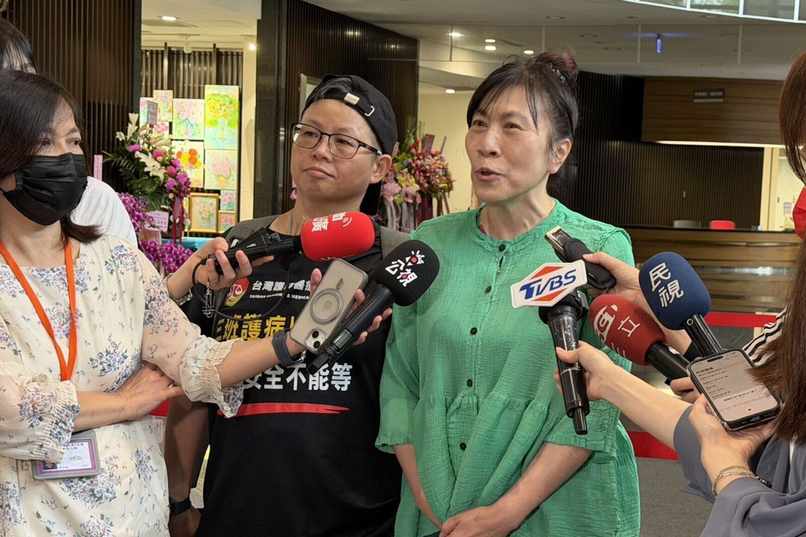 三班護病比正式入法 護理團體破涕為笑！謝爭議條文「踩煞車」 189