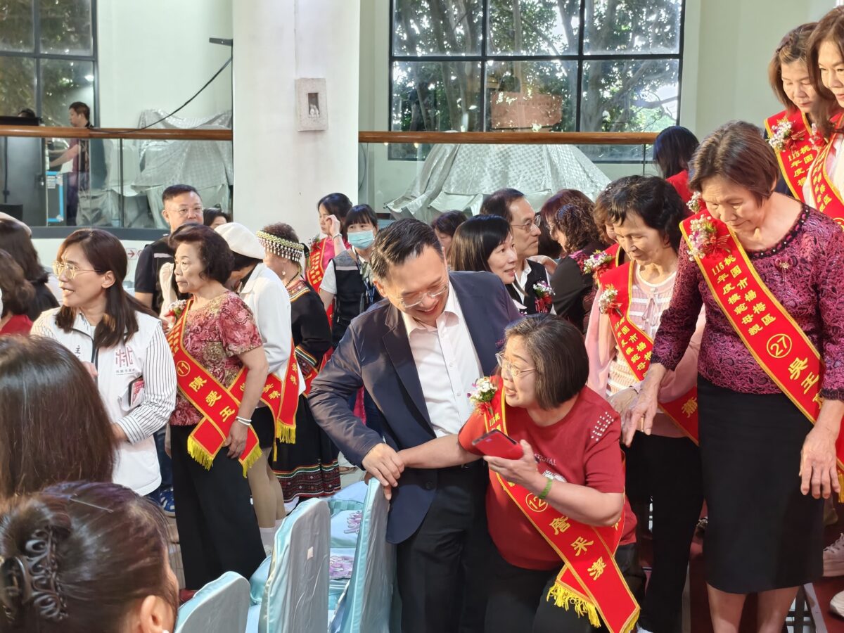 楊梅模範母親表揚 蘇俊賓:感謝溫暖身影成就幸福桃園 676f840a 68cb 4d5b 8fe6 f11aefc49636