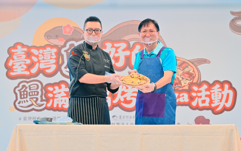 千人試吃烤鰻好評如潮 母親節推出鰻魚PIZZA幸福上桌 32 03%E6%AF%8D%E8%A6%AA%E7%AF%80%E6%8E%A8%E5%87%BA%E9%B0%BB%E9%AD%9APIZZA%E5%B9%B8%E7%A6%8F%E4%B8%8A%E6%A1%8C %E5%89%AF%E6%9C%AC