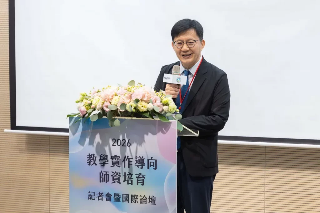 教育部政務次長張廖萬堅致詞。